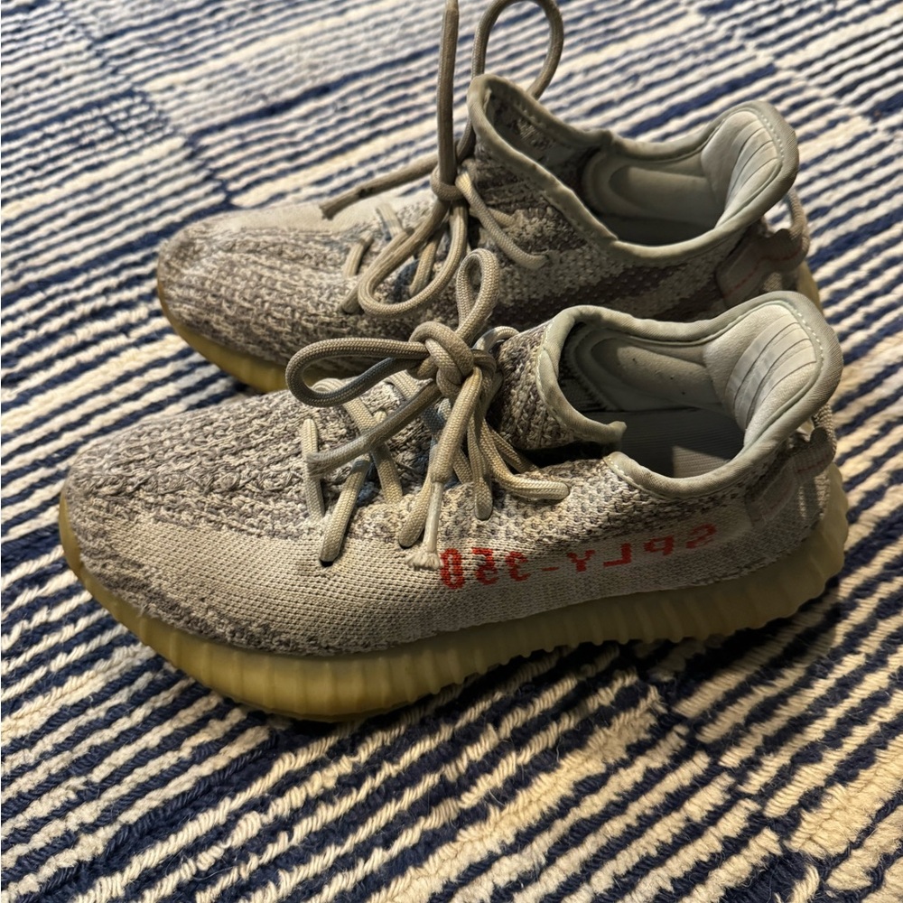 Adidas Yeezy Boost 350 V2 sneakers Size 5 Youth
